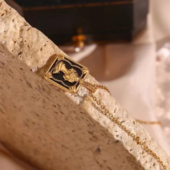 NEW ELIZABETH 18K GOLD PENDANT NECKLACE - Picture 4 of 6